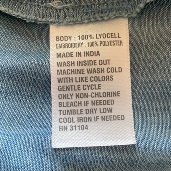 2/$25 Crown & Ivy Chambray Embroidered Top - Size Small - Picture 7 of 7